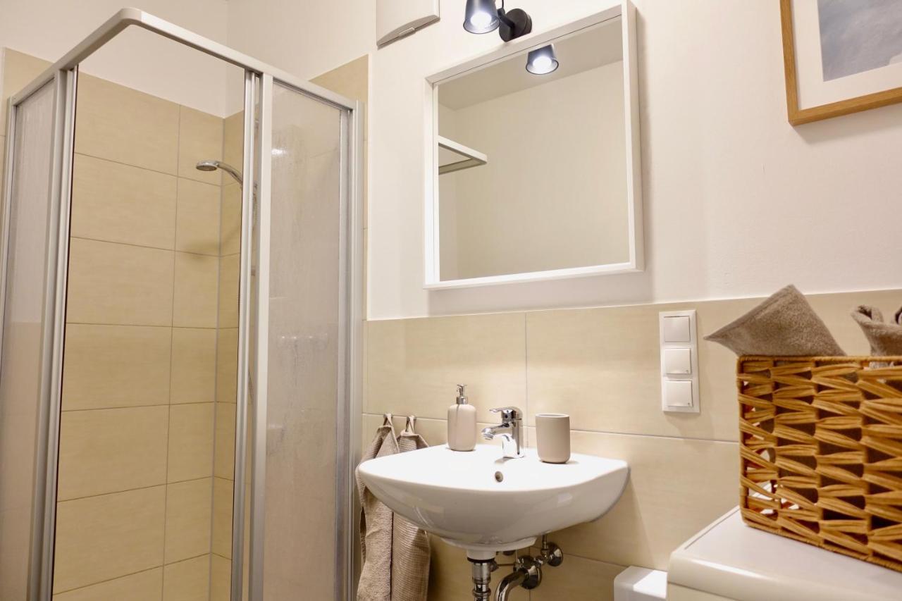 Neu - Gemuetliches Und Modernes Apartment Mit Stellplatz Koblenz  Luaran gambar